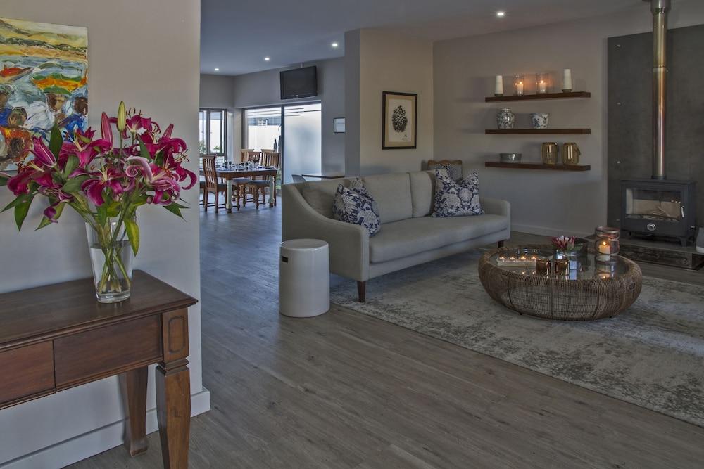 Ocean Bay Guesthouse Port Elizabeth Bagian luar foto