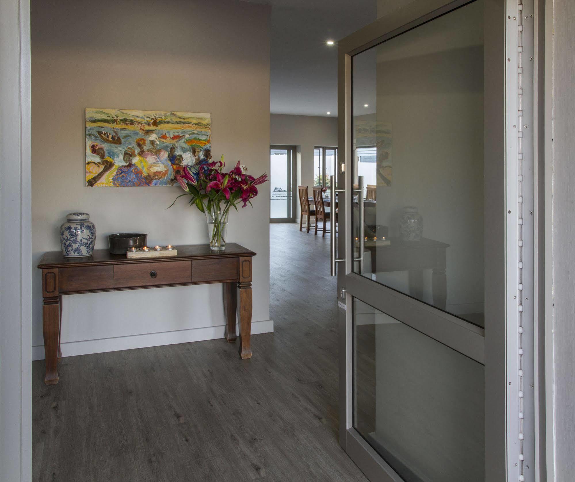 Ocean Bay Guesthouse Port Elizabeth Bagian luar foto